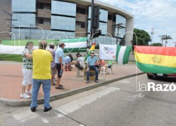 Santa Cruz acata el paro indefinido dividida y con expectativa por el diálogo