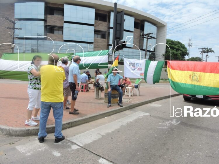 Santa Cruz acata el paro indefinido dividida y con expectativa por el diálogo
