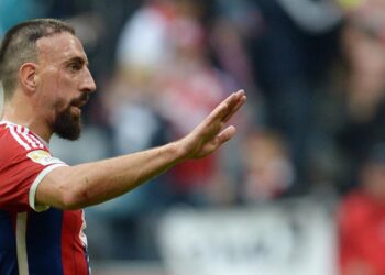 Con el siete a la espalda y lágrimas, Ribéry dice adiós a los terrenos