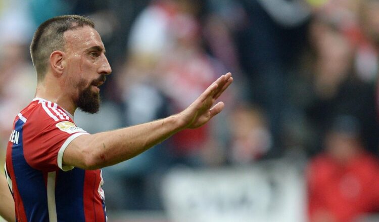 Con el siete a la espalda y lágrimas, Ribéry dice adiós a los terrenos