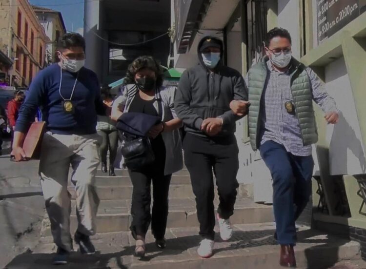 Por tres delitos, encarcelan a policía y a fiscal que liberó al violador de niña de 13 años