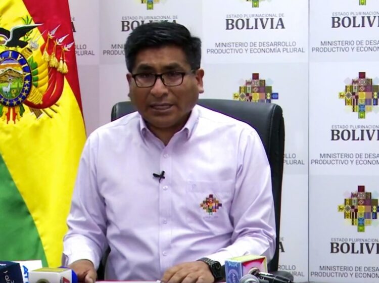 Ministro denuncia que grandes empresarios acopian insumos y advirtió con aplicar la ley