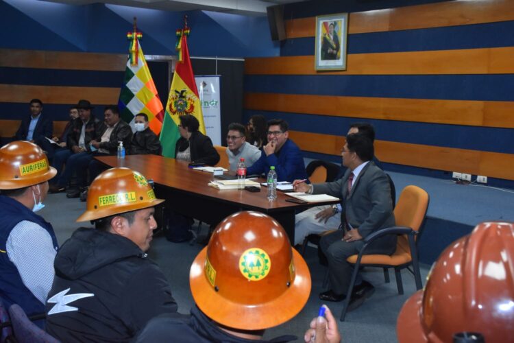 Cooperativistas auríferos ‘flexibilizan’ su propuesta y se abren las puertas para un acuerdo