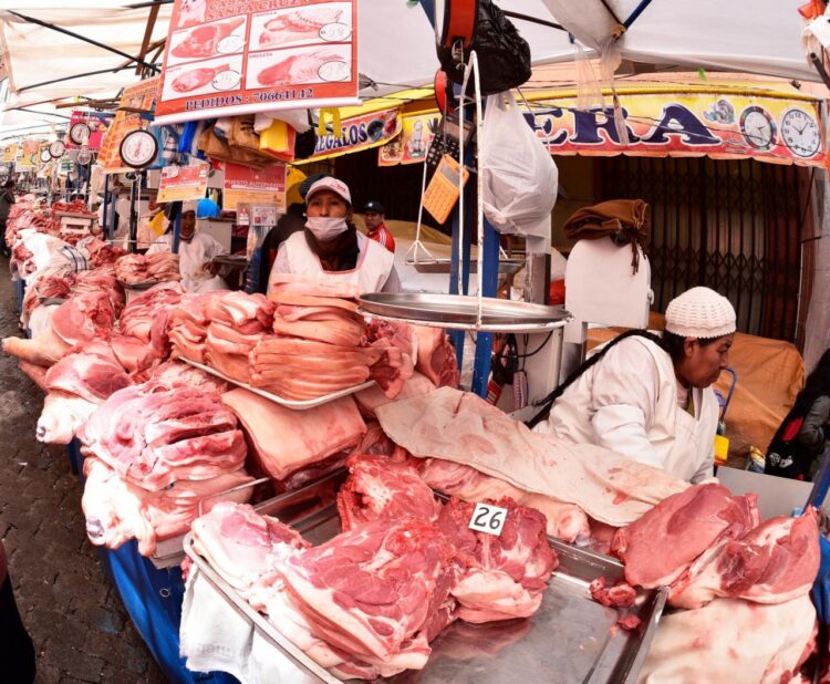 Entidades analizarán medidas para frenar contrabando de carnes de cerdo y cordero a Perú