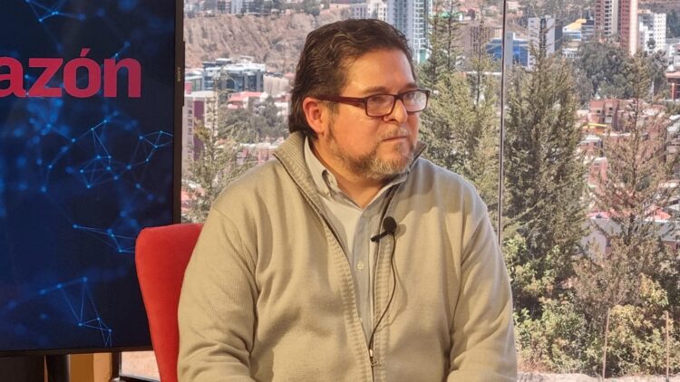 La confrontación política dejó de ser rentable en el país, afirma Exeni sobre un estudio