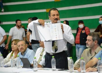 Comité cruceño viaja a cita en Cochabamba; Cuéllar dice que no se negociará fecha del Censo