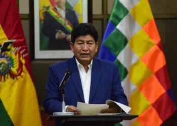 Ministro Montaño a Camacho y Calvo: ‘Cuidado después no puedan revertir la situación’