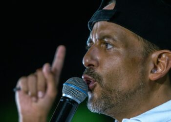 Cabildo en Yapacaní determina marcha hacia Santa Cruz y referéndum revocatorio para Camacho