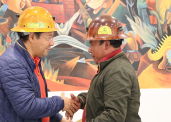 Arce acuerda con cooperativistas mineros atender sus demandas