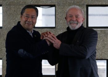 Arce felicita a Lula por su triunfo y dice que se fortalece la democracia