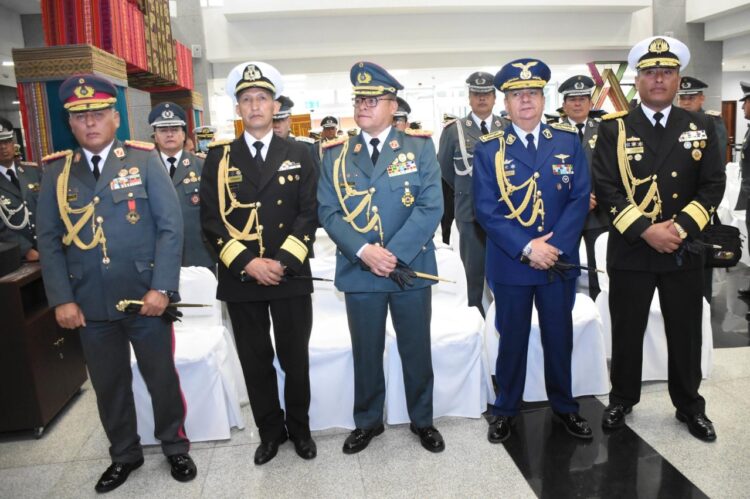 Exviceministro Cox vincula al nuevo comandante Arandia con la RJC