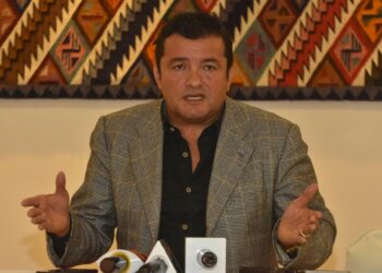 ¿Traidor Fernández?: ‘Las posturas políticas del uno y del otro a mí me resbalan’