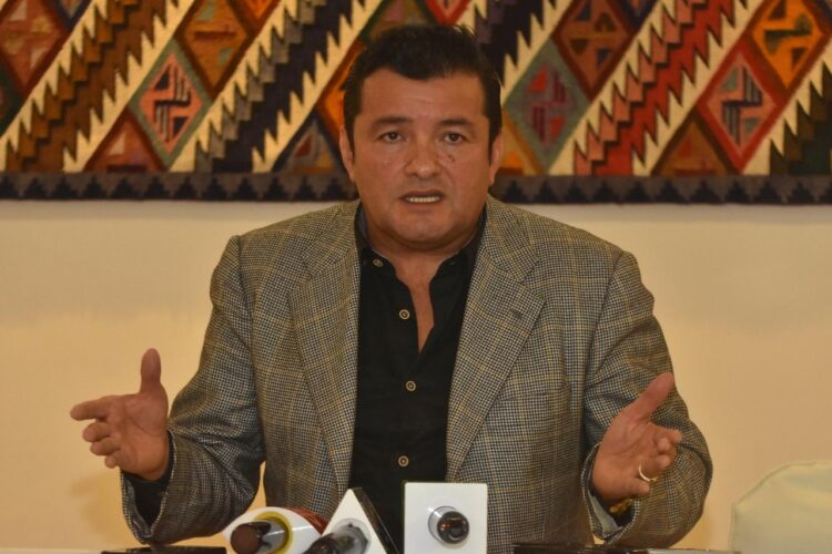 ¿Traidor Fernández?: ‘Las posturas políticas del uno y del otro a mí me resbalan’
