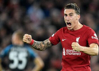 Liverpool inflige la primera derrota a un Nápoles que finaliza primero de grupo