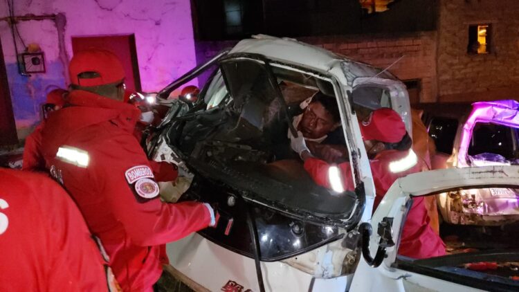 Múltiple colisión en la Alcoreza deja un muerto y cuatro heridos