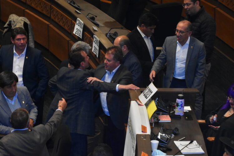 Diputados posterga elección de jefaturas y directiva porque cada bancada presentó dos planchas
