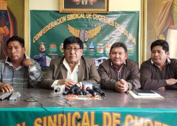 La Confederación de choferes da ultimátum para levantar paro indefinido