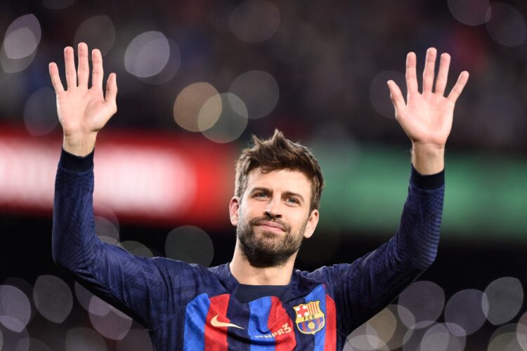 Gerard Piqué entra en su última convocatoria con el FC Barcelona para visitar El Sadar