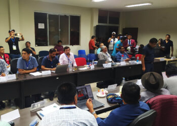 Cinco delegados de instituciones, y no cuatro regiones, se retiraron de la mesa técnica