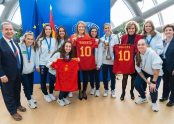 Las campeonas del mundo Sub-20 de fútbol, homenajeadas en la Eurocámara