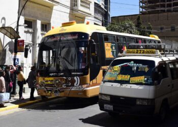 Alcaldía y choferes analizan una ruta integradora del PumaKatari con el transporte público