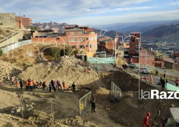 Un obrero de la Alcaldía de La Paz fue aplastado por un talud
