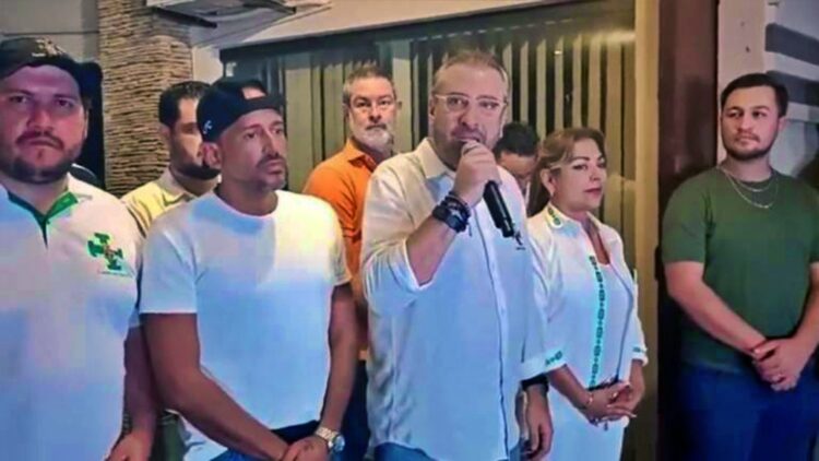 Camacho y Calvo durante un contacto con la prensa. Foto: COMITE CIVICO PRO SANTA CRUZ