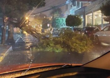 Las lluvias llegan con todo a La Paz y El Alto