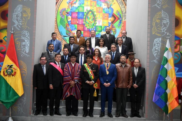 Exministros reafirman defensa del MAS-IPSP y del liderazgo de Evo Morales