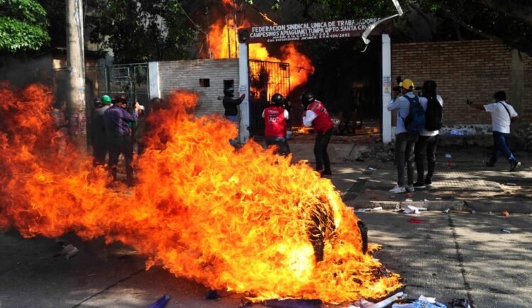 El 11 de noviembre se registró el incendio en esa sede sindical. Foto: APG.