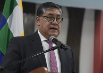Fiscalías de La Paz y Santa Cruz admiten denuncias contra Camacho, Calvo y Cuéllar