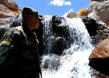 Las aguas del Silala que van hacia territorio chileno. Foto: Archivo La Razón.