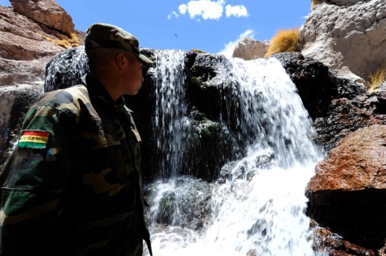Las aguas del Silala que van hacia territorio chileno. Foto: Archivo La Razón.