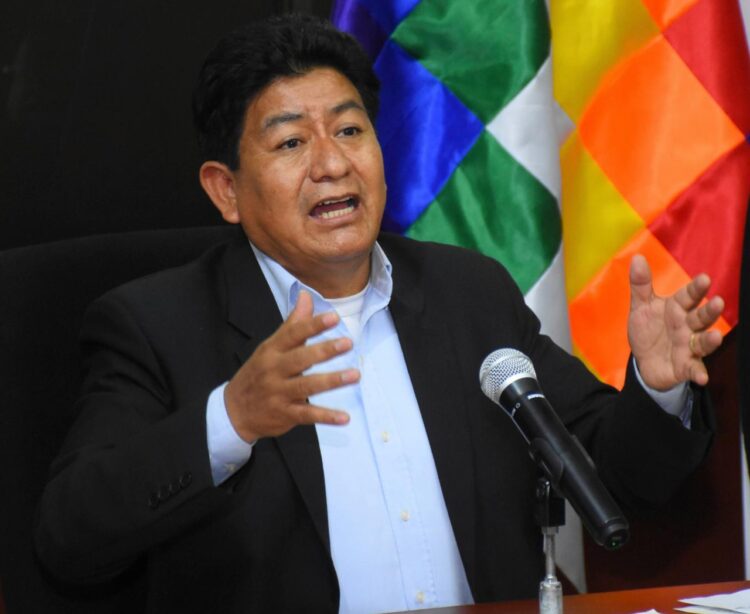 El Ministro de Obras Públicas Servicios y Viviendas. Foto: APG.