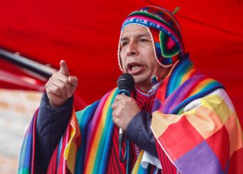 Expresidentes de Perú condenan el 'golpe de Estado' de Castillo.