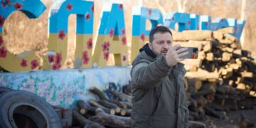 Zelenski: Rusia será investigada por el uso de minas antipersona.