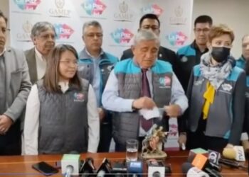 Ante la ‘traición’ de sus concejales, el alcalde Arias ‘gobernará con la gente’