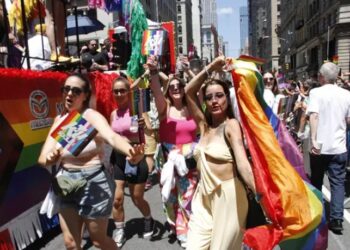 El Congreso de EEUU aprueba la ley del matrimonio homosexual.