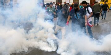Cinco claves para entender la crisis política crónica en Perú.