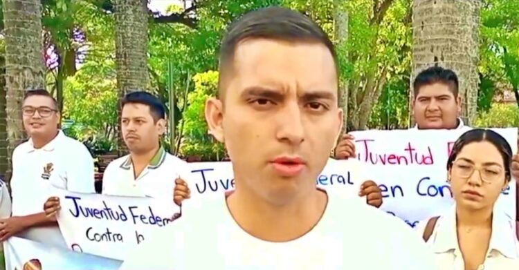 Irrumpe la ‘Juventud Federal’ y dice que Camacho, Calvo y Cuéllar ‘no están solos’