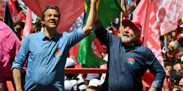 Lula anuncia como ministro de Hacienda a Fernando Haddad.