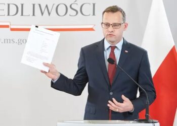 Polonia vetará la propuesta para reconocer filiación de hijos de LGTBI.