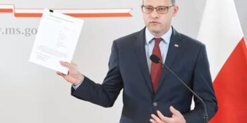 Polonia vetará la propuesta para reconocer filiación de hijos de LGTBI.