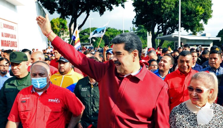 Tres nuevas condenas a 30 años de cárcel por ataque contra Maduro.