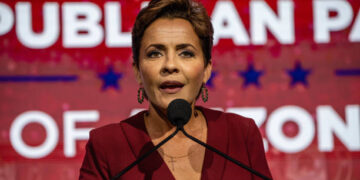 Excandidata 'trumpista' a la Gobernación de Arizona disputa con demanda.