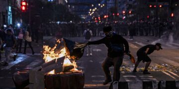 Ascienden a seis los muertos en las manifestaciones en Perú.