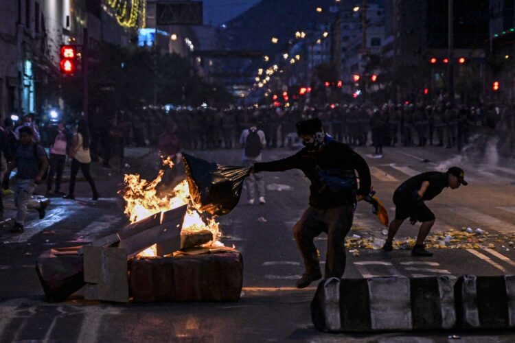 Ascienden a seis los muertos en las manifestaciones en Perú.