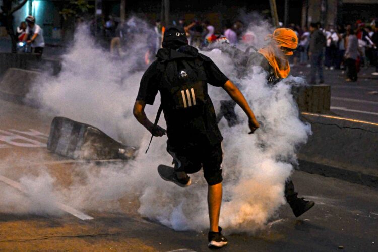 Un segundo muerto en protesta contra presidenta de Perú.