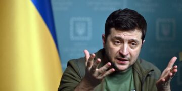 Zelenski agradece a Biden la 'ayuda sin precedentes'.