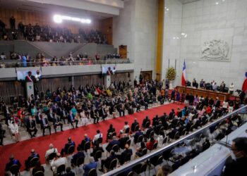 Congreso chileno acuerda iniciar nuevo proceso para la Constitución.